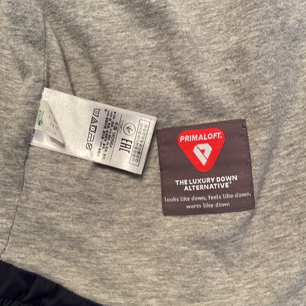 Gap Primaloft Lightweight Puffer - image 3